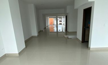 Local en arriendo en Maraya en área independiente