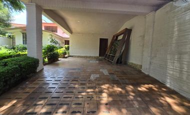 Hermosa Residencia 415 m2 de construcción y 648 m2 de Terreno Tipo Early American