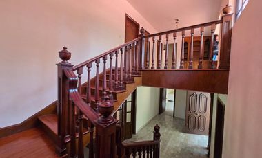 Hermosa Residencia 415 m2 de construcción y 648 m2 de Terreno Tipo Early American