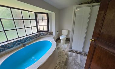 Hermosa Residencia 415 m2 de construcción y 648 m2 de Terreno Tipo Early American