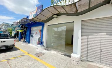 Local Comercial ubicado en Av. Plaza Dañin. Sector Albatros