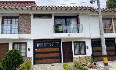 Casa Unifamiliar de dos niveles en Alquiler