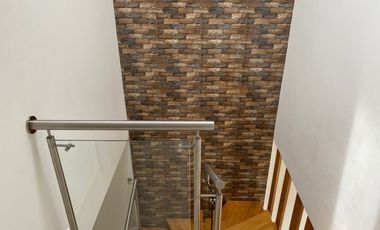Casa Unifamiliar de dos niveles en Alquiler