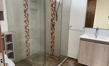 Casa Unifamiliar de dos niveles en Alquiler