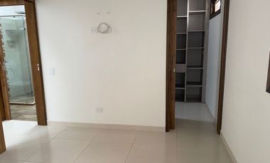 Casa Unifamiliar de dos niveles en Alquiler
