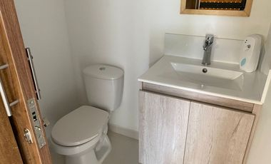 Casa Unifamiliar de dos niveles en Alquiler