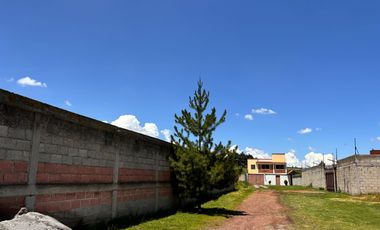 TERRENO EN VENTA EN PRIVADA, BARDEADO, A UNOS METROS DEL GARIS DE ALMOLOYA, CERCA DE AVENIDA.