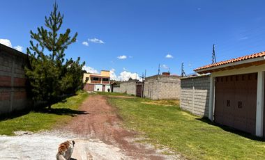 TERRENO EN VENTA EN PRIVADA, BARDEADO, A UNOS METROS DEL GARIS DE ALMOLOYA, CERCA DE AVENIDA.