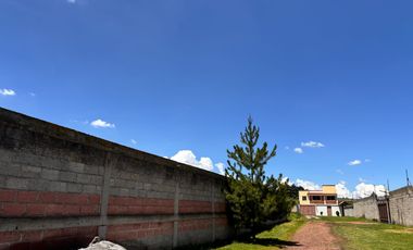 TERRENO EN VENTA EN PRIVADA, BARDEADO, A UNOS METROS DEL GARIS DE ALMOLOYA, CERCA DE AVENIDA.