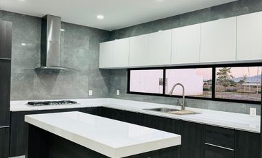 CASA EN VENTA EN PACHUCA EN FRACCIONAMIENTO BIEN UBICADO