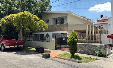 CASA EN VENTA EN CHAPALITA