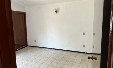 CASA EN VENTA EN CHAPALITA