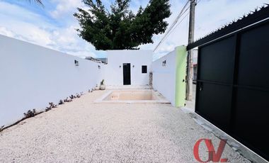 CASA EN ESQUINA RECIEN REMODELADA EN EL CENTRO DE MERIDA