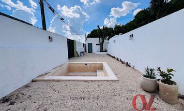 CASA EN ESQUINA RECIEN REMODELADA EN EL CENTRO DE MERIDA