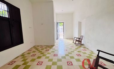 CASA EN ESQUINA RECIEN REMODELADA EN EL CENTRO DE MERIDA