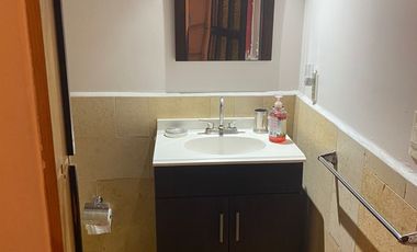 CUARTO  AMUEBLADO en hermosa  CHAPALITA  GDL SOLO CUARTO  BAÑO PRIVADO