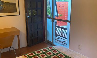 CUARTO  AMUEBLADO en hermosa  CHAPALITA  GDL SOLO CUARTO  BAÑO PRIVADO