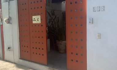 CUARTO  AMUEBLADO en hermosa  CHAPALITA  GDL SOLO CUARTO  BAÑO PRIVADO