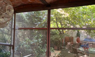 CUARTO  AMUEBLADO en hermosa  CHAPALITA  GDL SOLO CUARTO  BAÑO PRIVADO