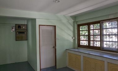 Single house with 4 bedroom 3 bathroom about 250 sq m. with big balcony, maid quarter big garden with big garden partly furnished in Chuanchuen Parkvi