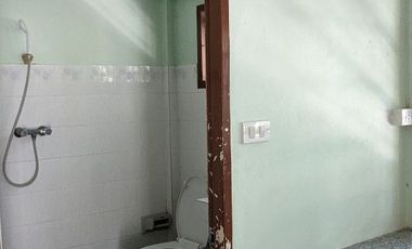 Single house with 4 bedroom 3 bathroom about 250 sq m. with big balcony, maid quarter big garden with big garden partly furnished in Chuanchuen Parkvi