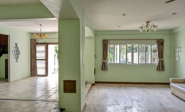 Single house with 4 bedroom 3 bathroom about 250 sq m. with big balcony, maid quarter big garden with big garden partly furnished in Chuanchuen Parkvi