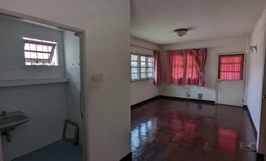 Single house with 4 bedroom 3 bathroom about 250 sq m. with big balcony, maid quarter big garden with big garden partly furnished in Chuanchuen Parkvi