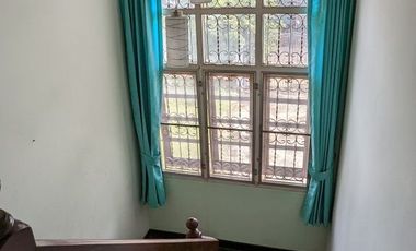 Single house with 4 bedroom 3 bathroom about 250 sq m. with big balcony, maid quarter big garden with big garden partly furnished in Chuanchuen Parkvi