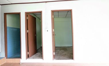 Single house with 4 bedroom 3 bathroom about 250 sq m. with big balcony, maid quarter big garden with big garden partly furnished in Chuanchuen Parkvi