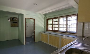 Single house with 4 bedroom 3 bathroom about 250 sq m. with big balcony, maid quarter big garden with big garden partly furnished in Chuanchuen Parkvi
