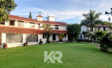 Casa a pie de calle que combina Elegancia y Confort