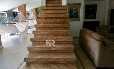 Casa a pie de calle que combina Elegancia y Confort