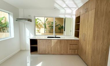 4 Bedroom House in Lahug Cebu For Sale in Hacienda Salinas Subdivision