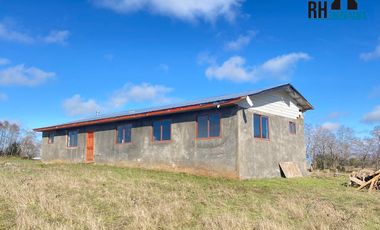 Campo Chileno 5HA Con Amplia Casa en Construcción de 160 m2, Hermosa Vista a Volcán Llaima - Kilómetro 22 Camino Lautaro a Curacautín