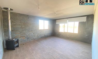 Campo Chileno 5HA Con Amplia Casa en Construcción de 160 m2, Hermosa Vista a Volcán Llaima - Kilómetro 22 Camino Lautaro a Curacautín