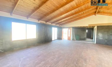 Campo Chileno 5HA Con Amplia Casa en Construcción de 160 m2, Hermosa Vista a Volcán Llaima - Kilómetro 22 Camino Lautaro a Curacautín