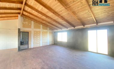 Campo Chileno 5HA Con Amplia Casa en Construcción de 160 m2, Hermosa Vista a Volcán Llaima - Kilómetro 22 Camino Lautaro a Curacautín