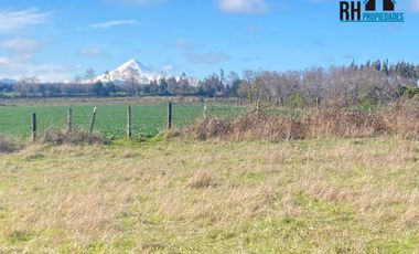 Campo Chileno 5HA Con Amplia Casa en Construcción de 160 m2, Hermosa Vista a Volcán Llaima - Kilómetro 22 Camino Lautaro a Curacautín