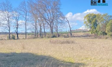 Campo Chileno 5HA Con Amplia Casa en Construcción de 160 m2, Hermosa Vista a Volcán Llaima - Kilómetro 22 Camino Lautaro a Curacautín