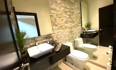 Casa en Venta en Los Angeles, Bosque Residencial, Valle Oriente