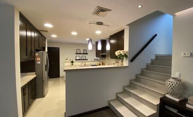 Casa en Venta en Los Angeles, Bosque Residencial, Valle Oriente