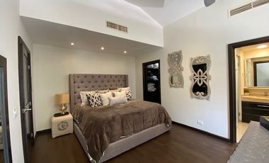 Casa en Venta en Los Angeles, Bosque Residencial, Valle Oriente