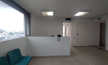 Oficina en arriendo en Alto Prado.