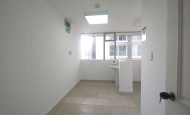 Oficina en arriendo en Alto Prado.