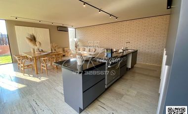 CASA EN RENTA, a 3 MIN. DE LA IBERO, León,Gto; NUEVA, 4 REC, JARDINES, FRACC. CON ALBERCA