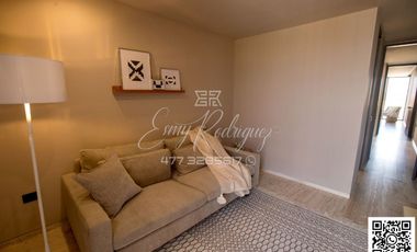 CASA EN RENTA, a 3 MIN. DE LA IBERO, León,Gto; NUEVA, 4 REC, JARDINES, FRACC. CON ALBERCA