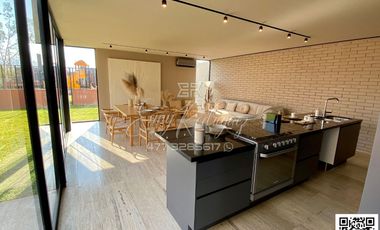 CASA EN RENTA, a 3 MIN. DE LA IBERO, León,Gto; NUEVA, 4 REC, JARDINES, FRACC. CON ALBERCA