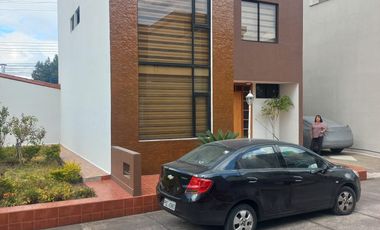 LINDA CASA DE OPORTUNIDAD A LA VENTA SECTOR ESPE DEL VALLE