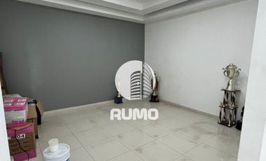 CASA EN EXCELENTE UBICACIÓN TODO EN UN SOLO PISO