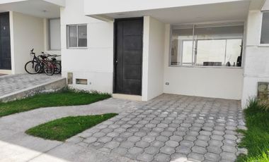 ✅VENTA DE HERMOSA CASA DOS PLANTAS CON PARQUEO FRONTAL - CRÉDITO VIP. BELLAVISTA DE CALDERON.